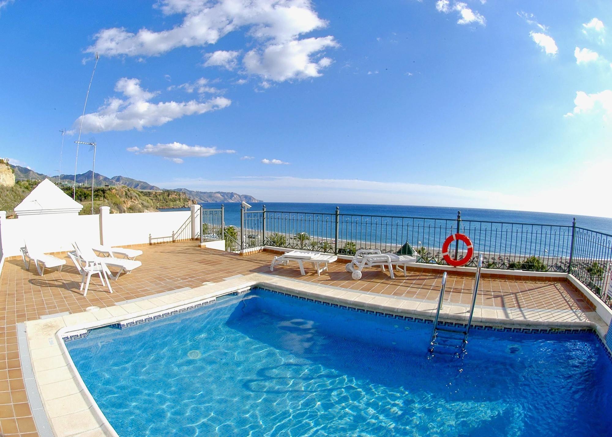Apartamentos Hc Burriana Playa Nerja Esterno foto