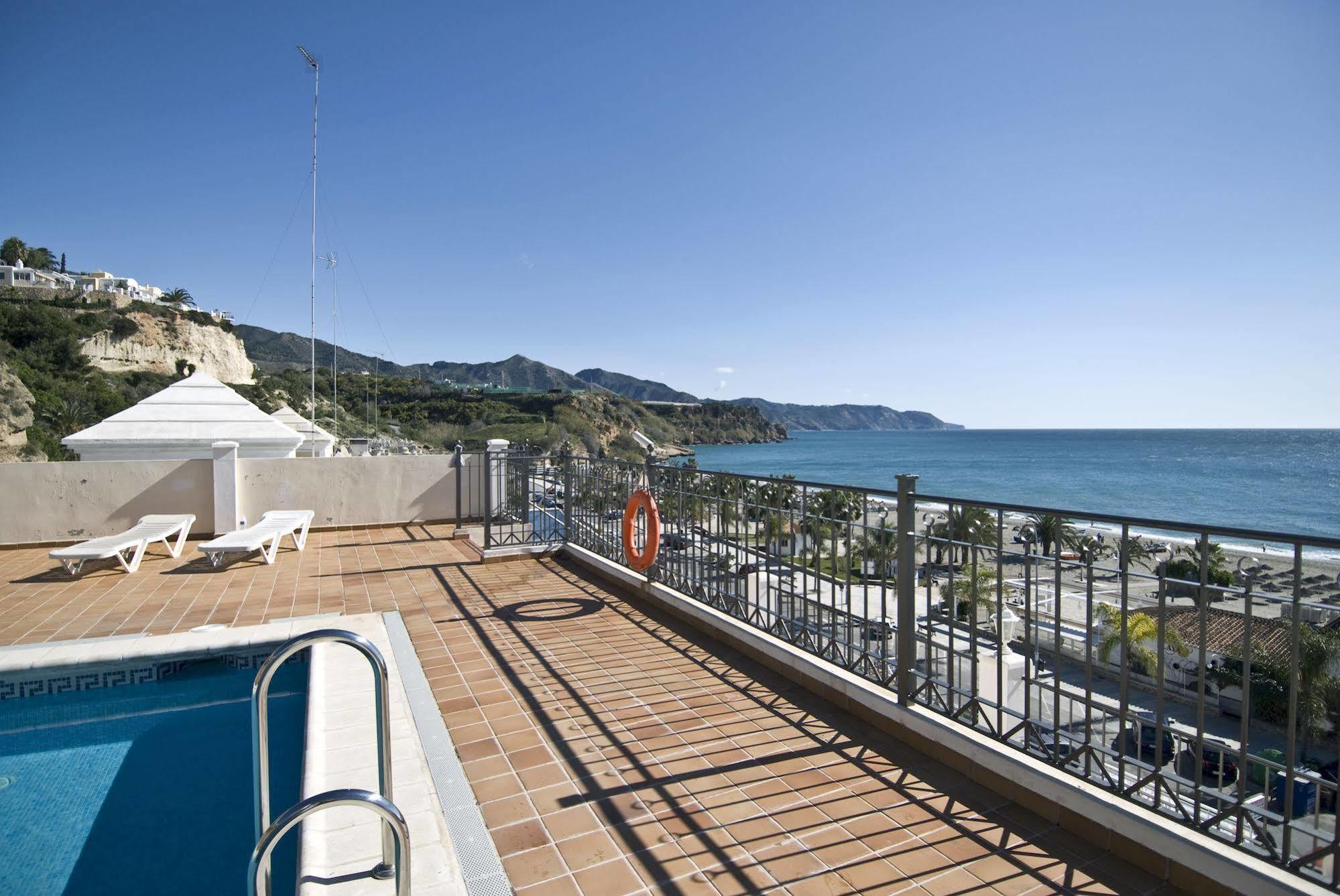 Apartamentos Hc Burriana Playa Nerja Esterno foto