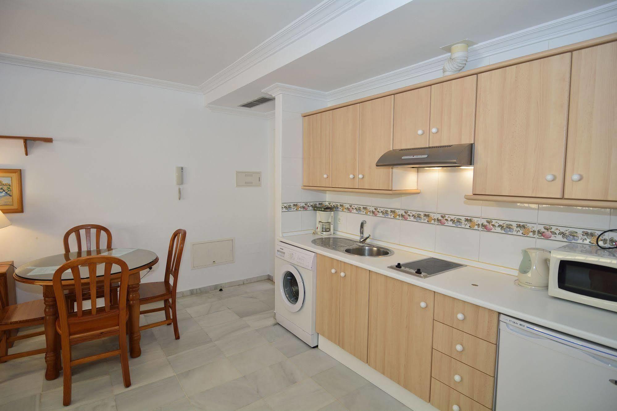Apartamentos Hc Burriana Playa Nerja Esterno foto
