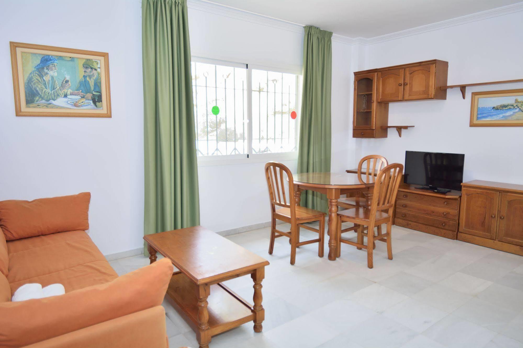 Apartamentos Hc Burriana Playa Nerja Esterno foto