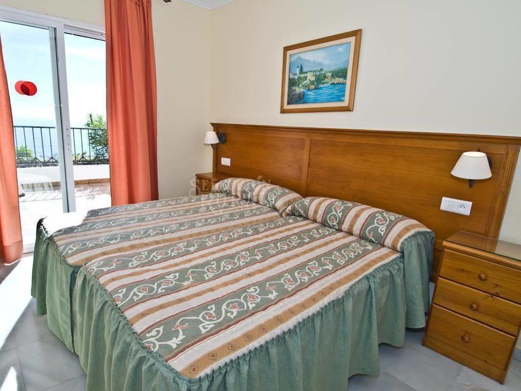 Apartamentos Hc Burriana Playa Nerja Esterno foto